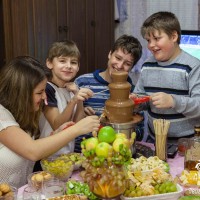 шоколадный фонтан на детский праздник и день рождения