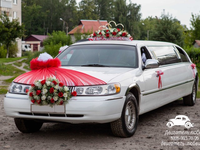 Лимузин Lincoln Town Car 10 мест