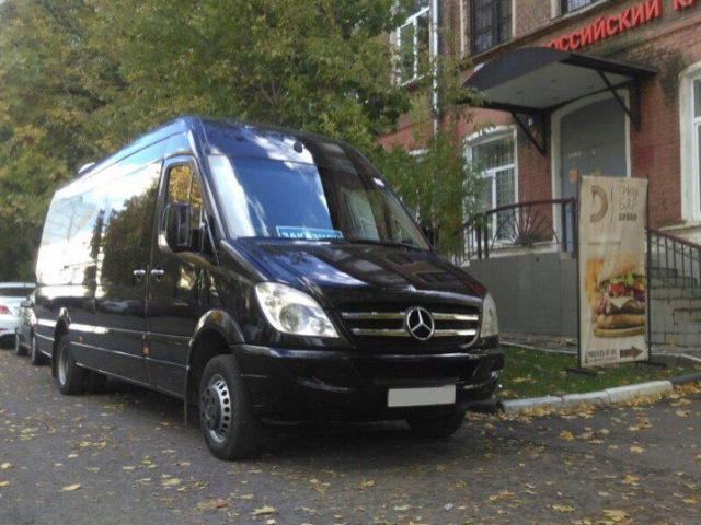 Черный микроавтобус Mercedes Sprinter на свадьбу